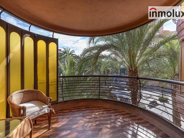 Piso con ascensor en venta en Plaza Luceros