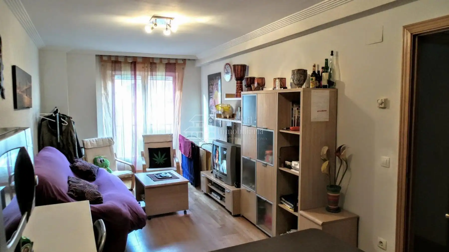 Sala d'estar de Apartament en venda en Salamanca amb Calefacció i Balcó