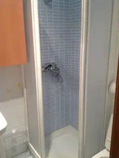 Baño de Apartamento en venta en León Capital  con Calefacción, Parquet y Terraza