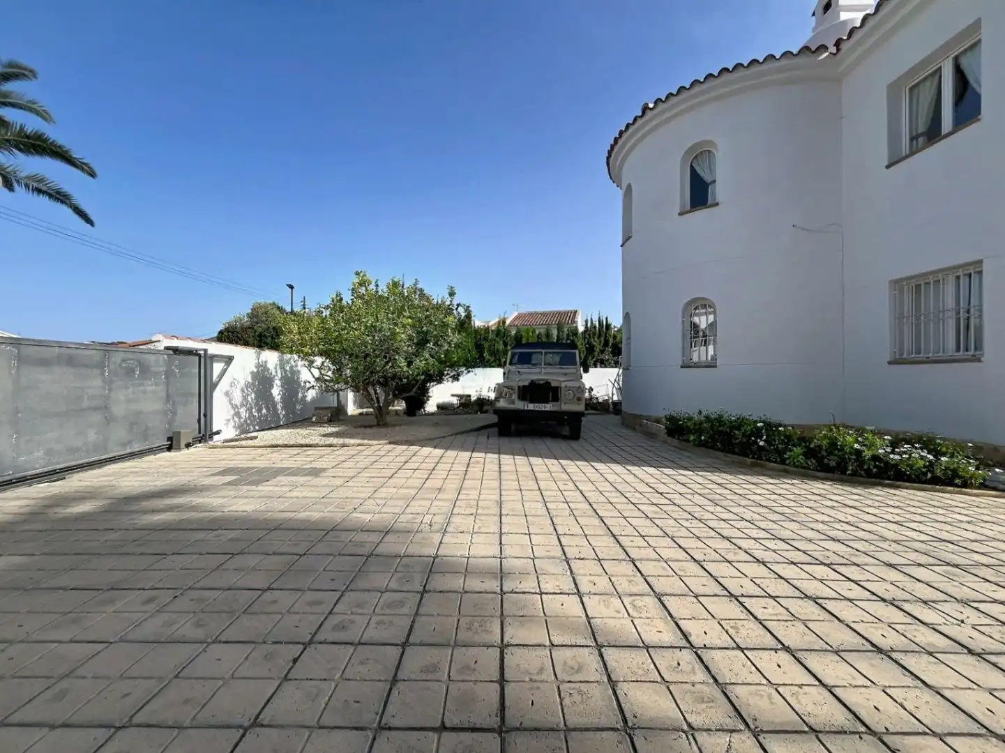 Aparcament de Casa o xalet en venda en L'Alfàs del Pi amb Aire condicionat, Calefacció i Jardí privat