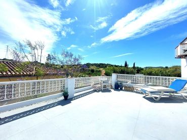 Villa avec balcon à vendre à Calle Parque Central 5