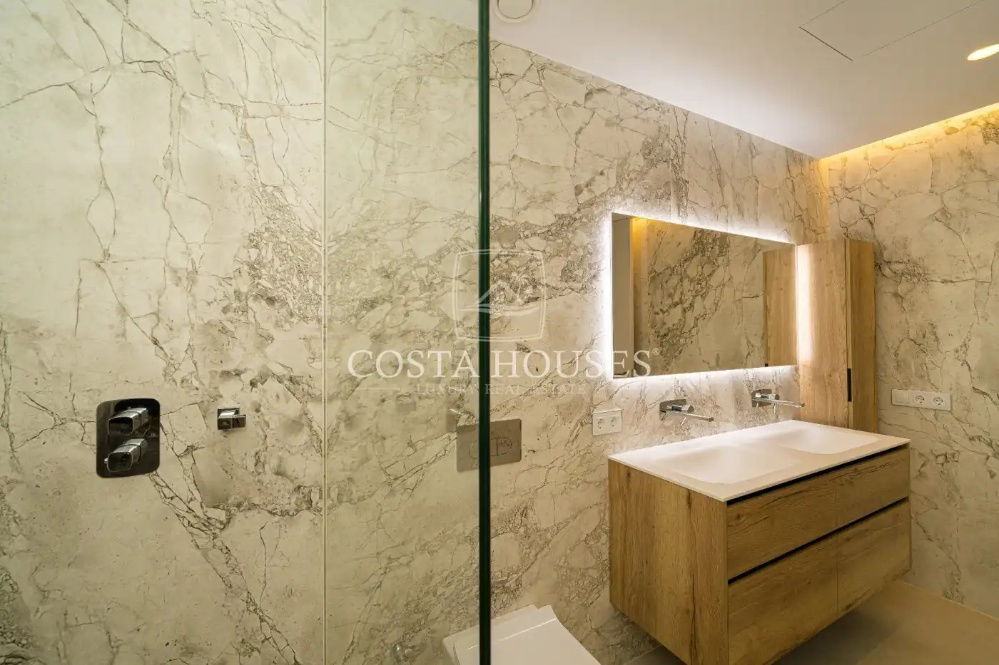 Baño de Planta baja en venta en Benidorm con Aire acondicionado, Jardín privado y Terraza