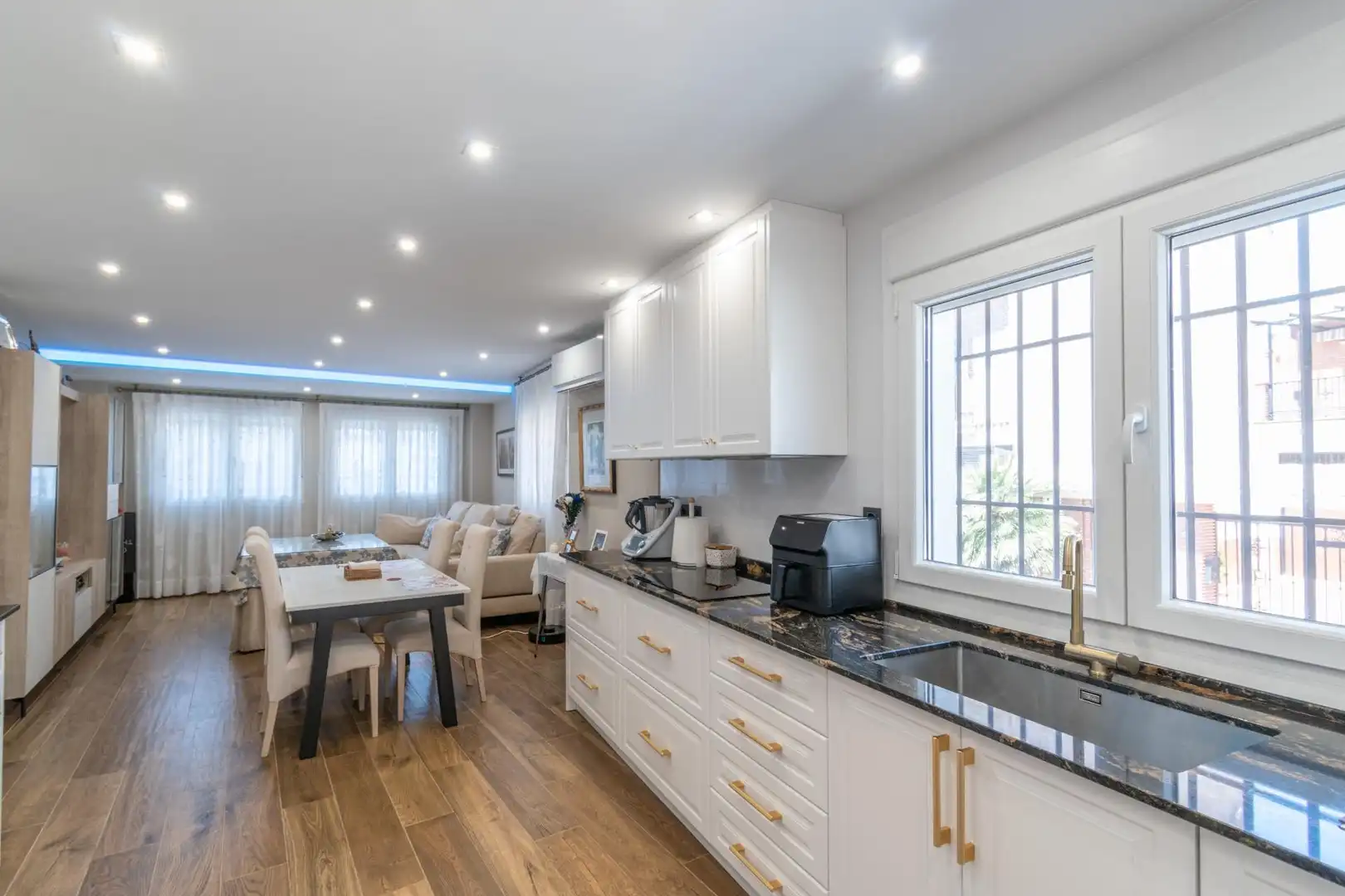 Cocina de Casa o chalet en venta en Peligros con Aire acondicionado, Terraza y Balcón