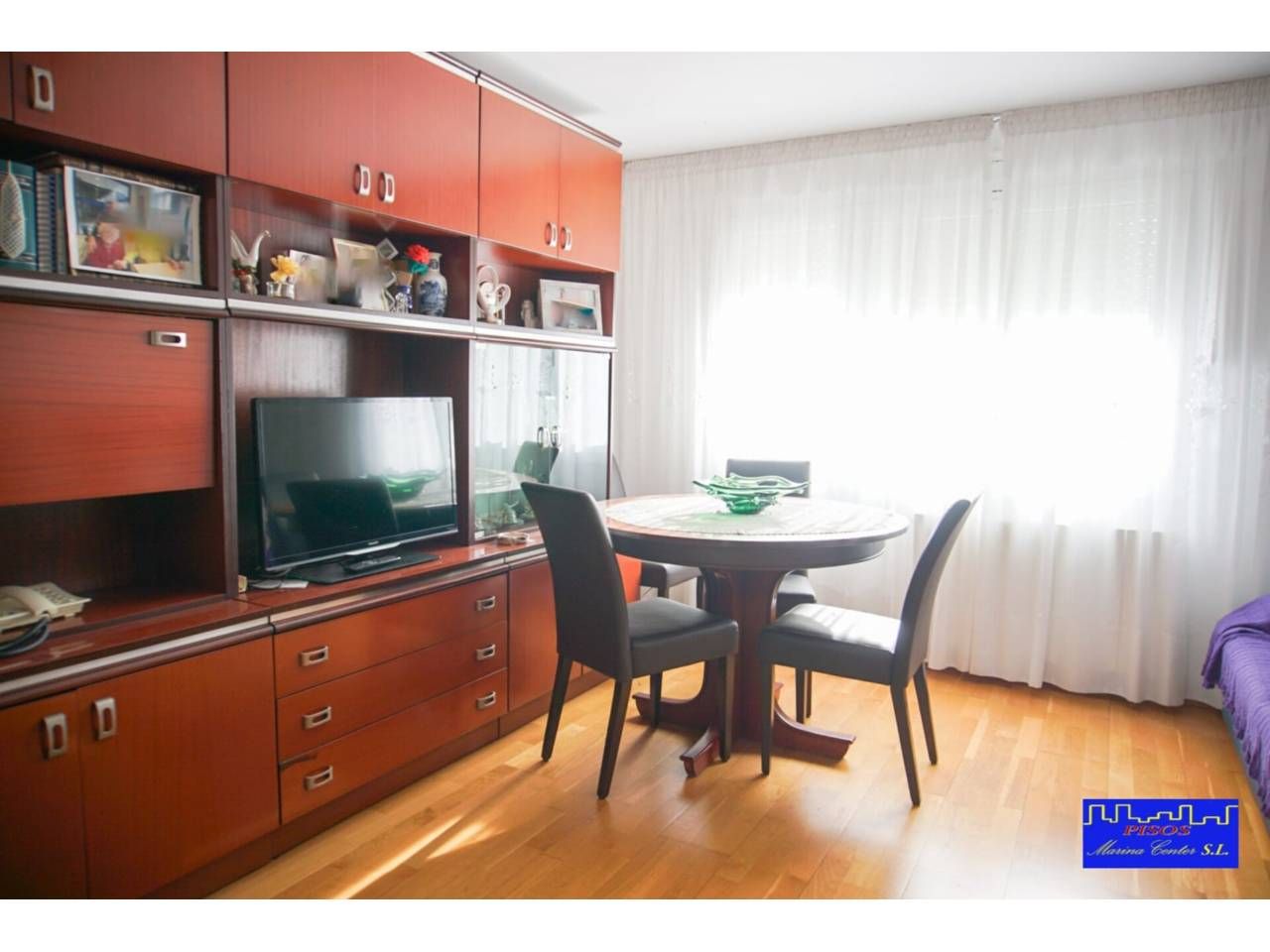 Dormitori de Pis en venda en L'Hospitalet de Llobregat amb Aire condicionat, Parquet i Alarma