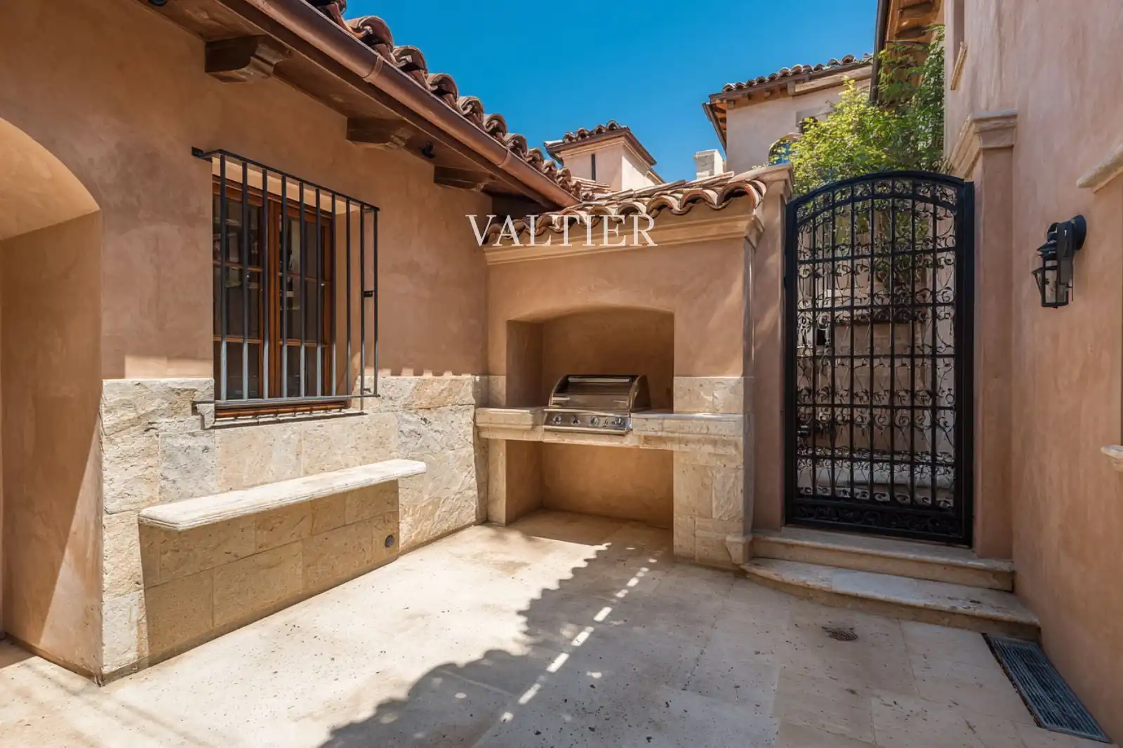 Vista exterior de Casa o chalet en venta en Pozuelo de Alarcón con Aire acondicionado, Calefacción y Piscina