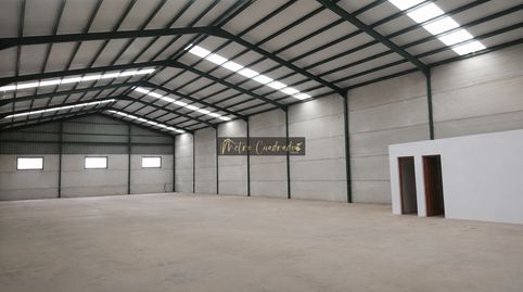 Foto 2 von Fabrikhallen zur Miete in Oeste, Mérida