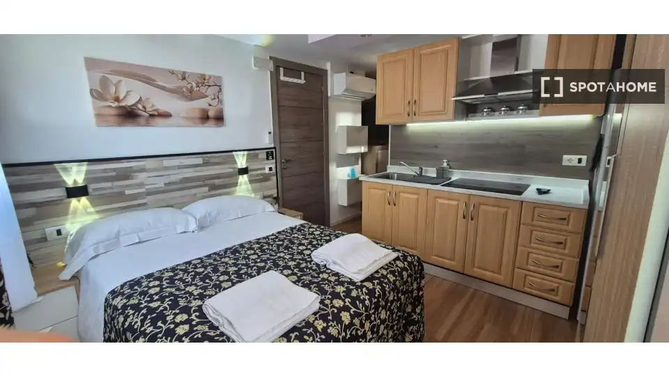 Habitación de Estudio para compartir en Arona con Aire acondicionado, Terraza y Amueblado
