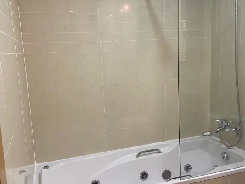 Bany de Pis de lloguer en Getafe amb Aire condicionat, Terrassa i Traster