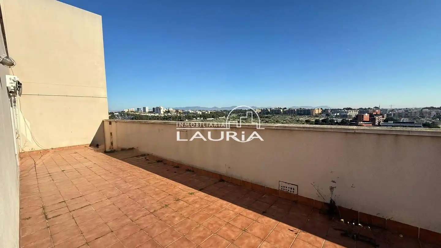 Terraza de Ático en venta en Paterna con Parquet, Terraza y Trastero