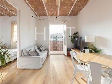 Piso con balcón en venta en Carrer de París