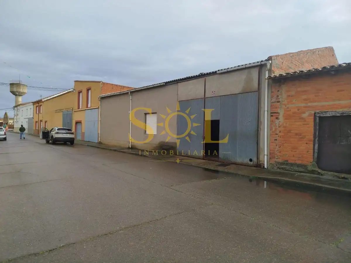 Nau industrial en venda en Zotes del Páramo