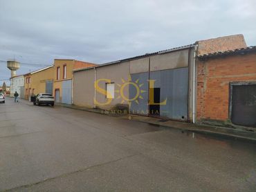 Industriegebäude zum Verkauf in Calle Mayor 4