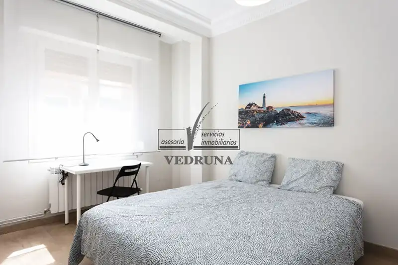Schlafzimmer von Wohnung zur Miete in Zaragoza mit Heizung