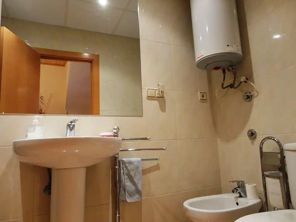 Bany de Casa adosada en venda en Espejón amb Jardí privat, Traster i Moblat