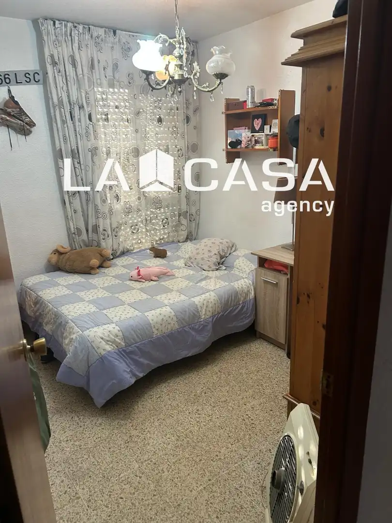 Dormitori de Pis en venda en Algeciras amb Balcó
