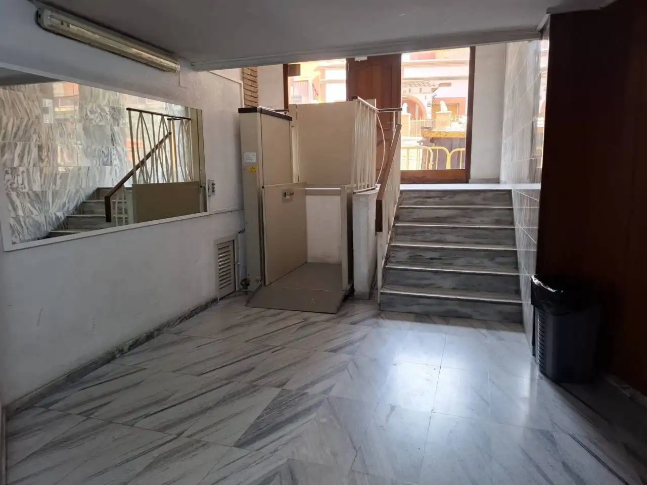 Wohnung zum Verkauf in Rubí mit Klimaanlage, Heizung und Balkon