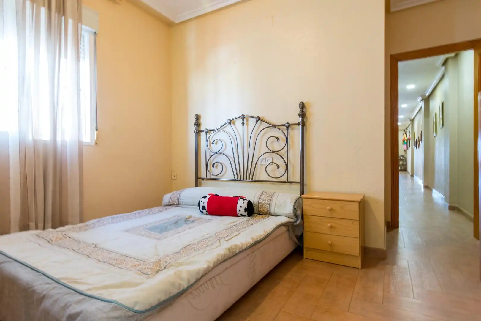 Habitación de Apartamento de alquiler en Los Montesinos con Aire acondicionado y Terraza