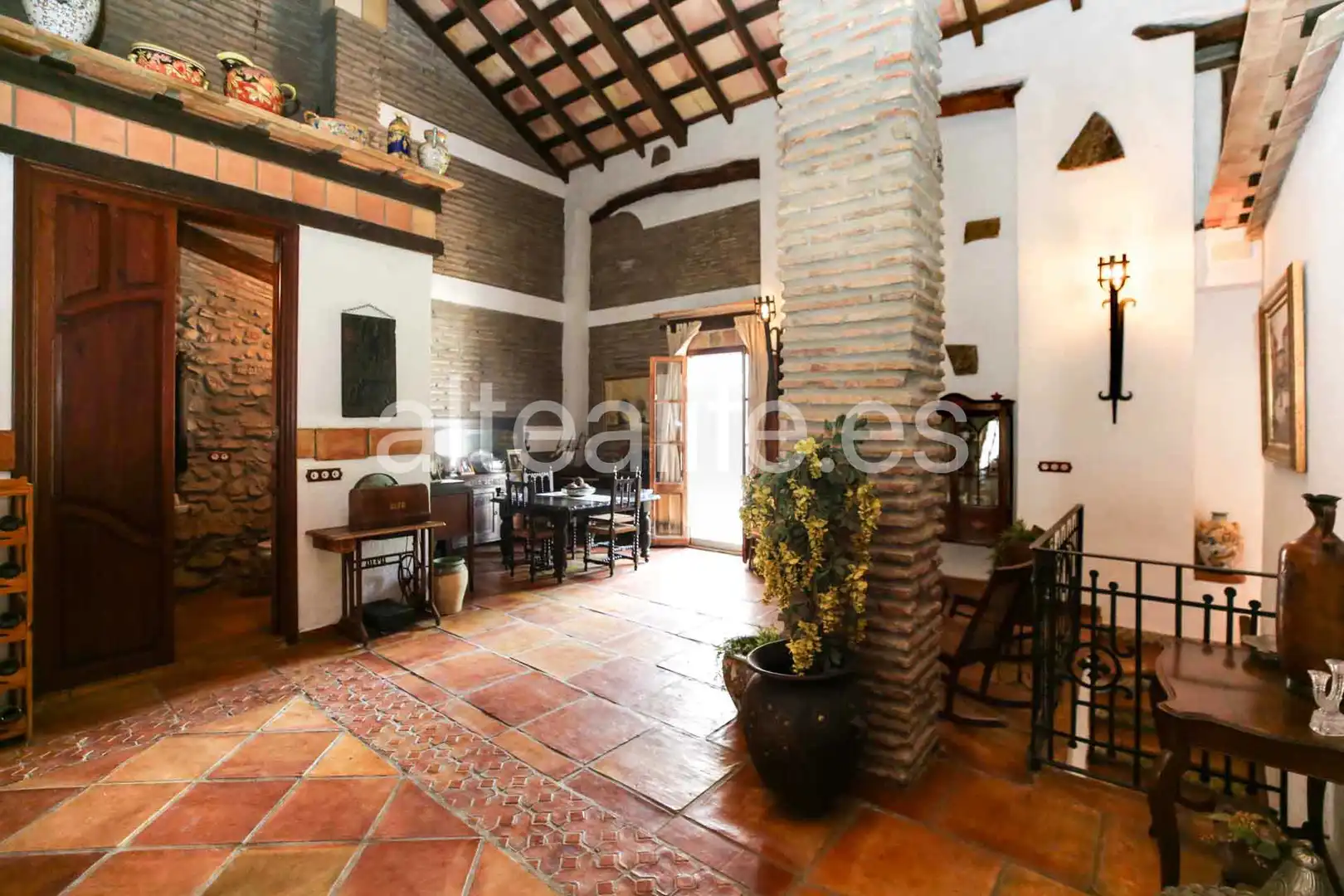 Einfamilien-Reihenhaus zum Verkauf in Gandia mit Privatgarten, Terrasse und Abstellraum