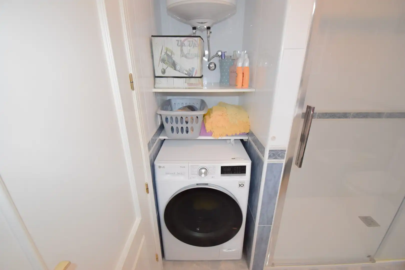 Baño de Apartamento de alquiler en Santa Pola con Aire acondicionado, Calefacción y Terraza