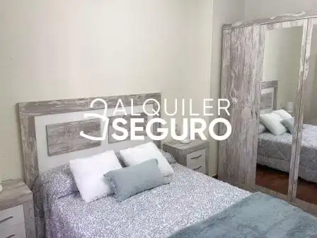 Habitación de Piso de alquiler en Vitoria - Gasteiz con Calefacción y Amueblado