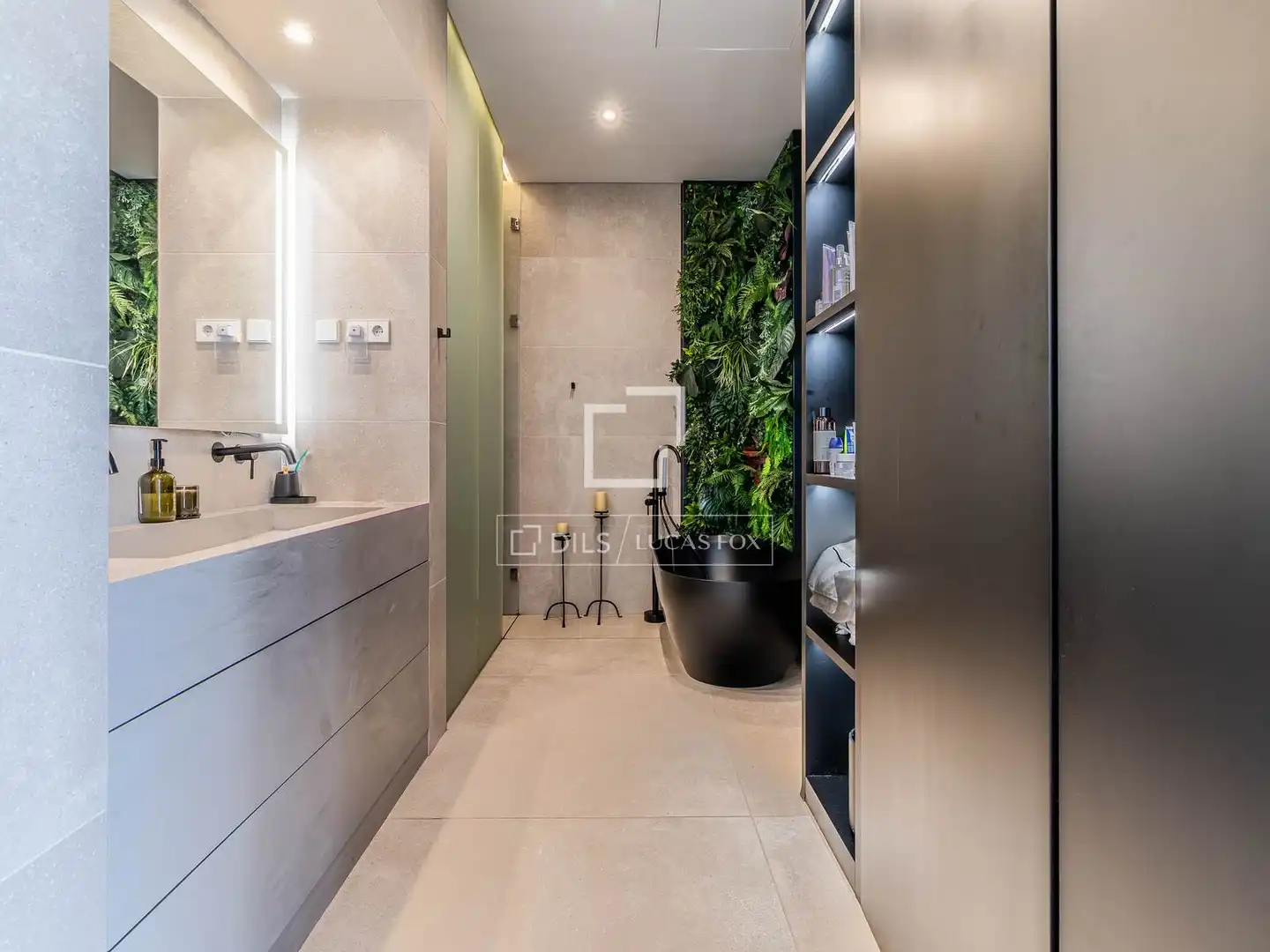 Bathroom of Attic for sale in Madrid  with Air Conditioner, Heating and Terrace