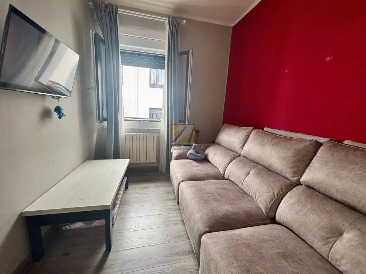 Sala d'estar de Pis en venda en Oviedo  amb Calefacció i Moblat