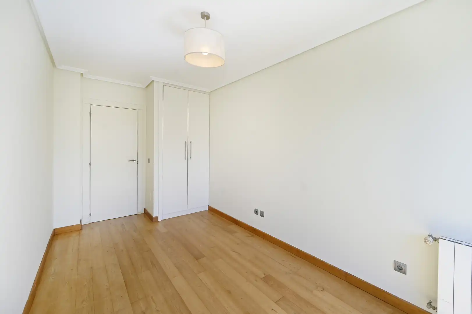 Flat for rent in Avenida Doctor Diego Madrazo, Valdenoja