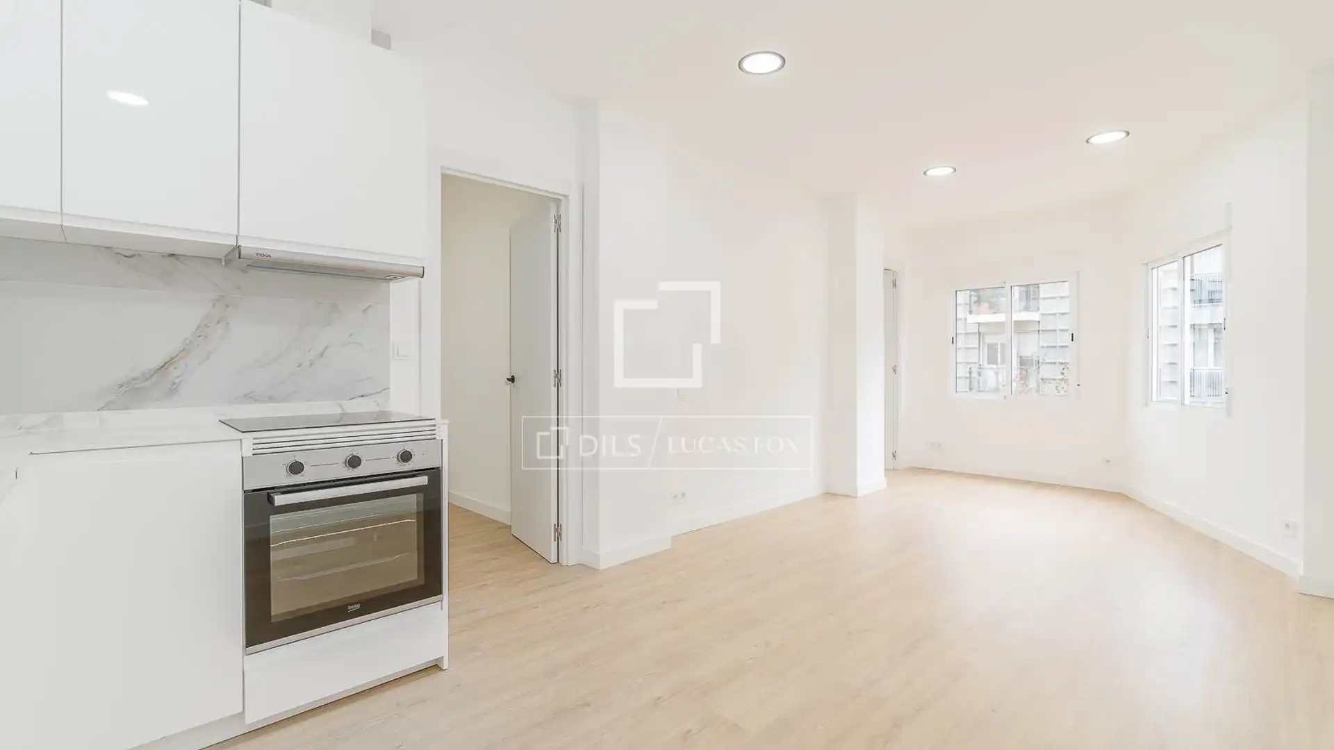 Vista exterior de Piso en venta en  Barcelona Capital