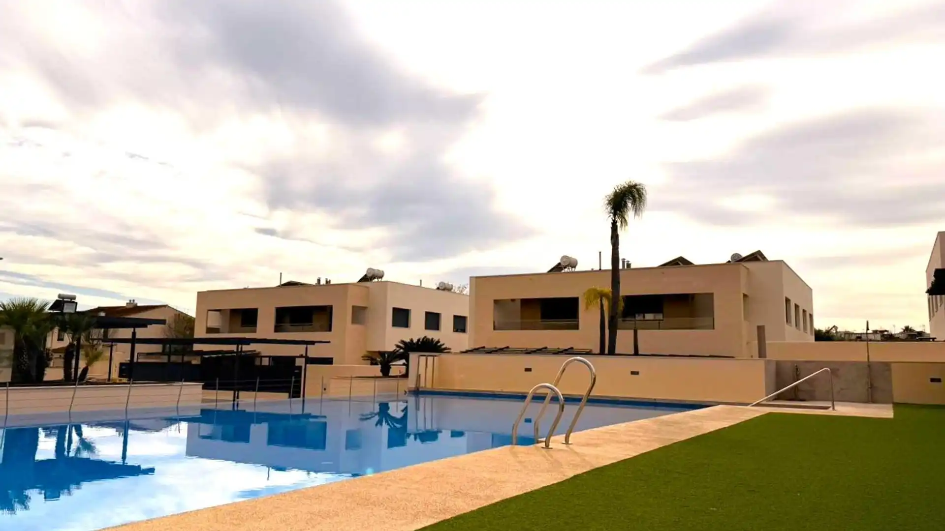 Piscina de Casa adosada en venta en Jerez de la Frontera con Aire acondicionado, Jardín privado y Terraza