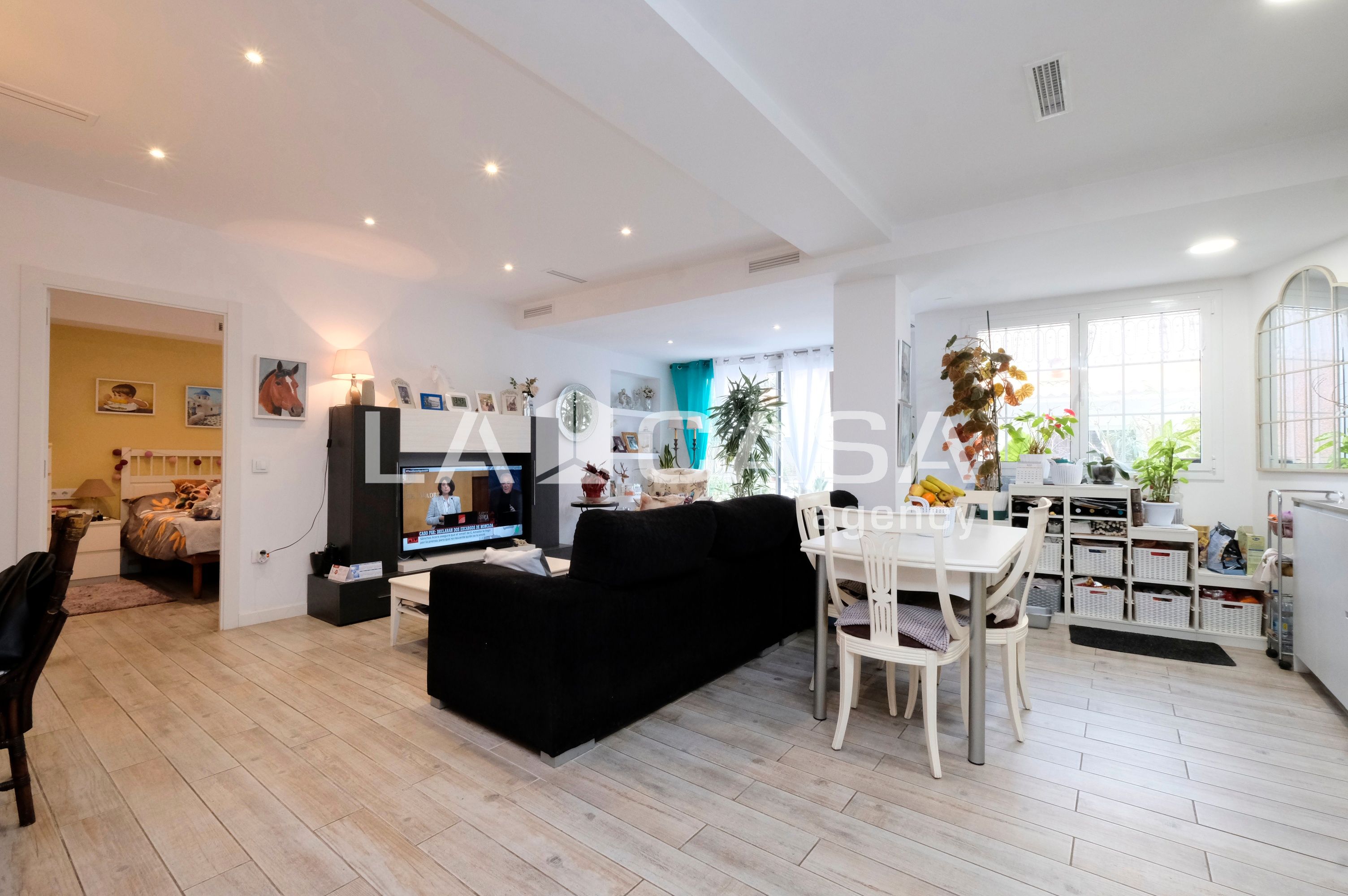 Sala d'estar de Planta baixa en venda en  Barcelona Capital amb Calefacció, Terrassa i Traster