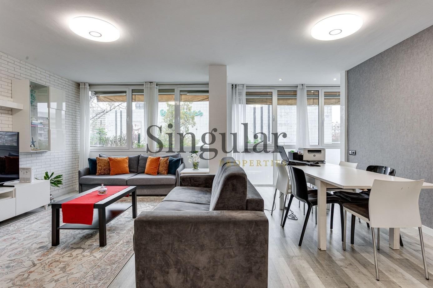 Living room of Flat for sale in  Barcelona Capital  with Air Conditioner