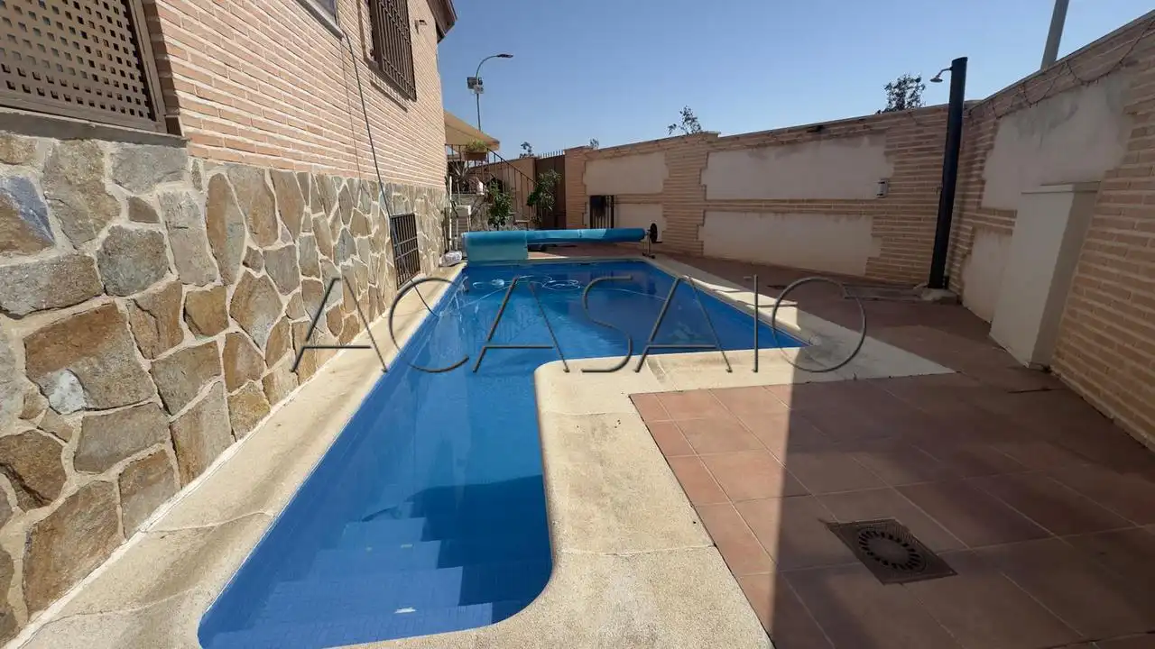 Casa con piscina en venta en Parque Manuel de Vega - Carretera de Ugena