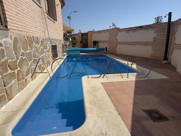 Casa con piscina en venta en Parque Manuel de Vega - Carretera de Ugena