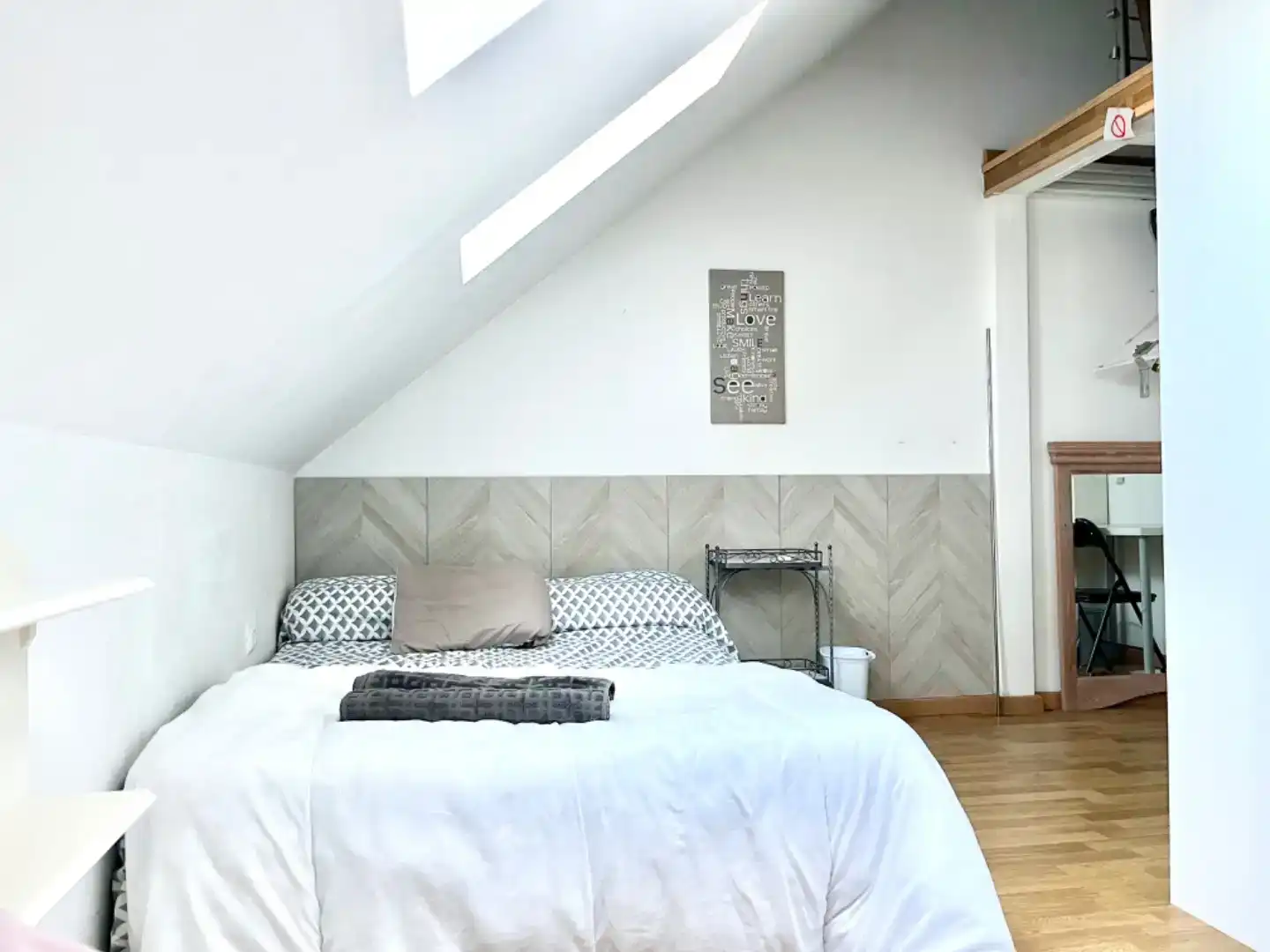 Schlafzimmer von Maisonette zur Miete in  Valencia Capital mit Klimaanlage und Balkon