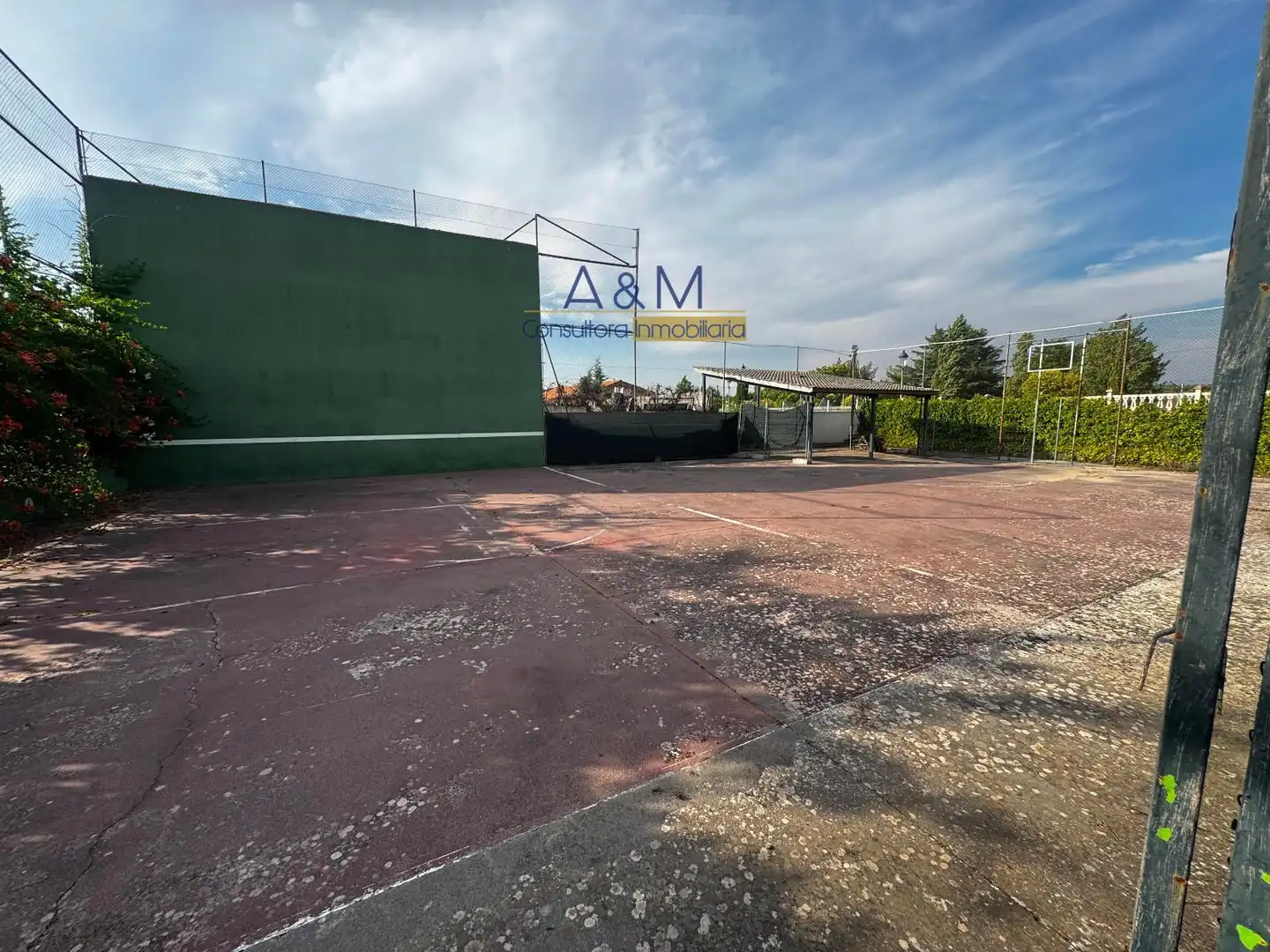 Vista exterior de Casa o xalet en venda en Viana de Cega amb Piscina