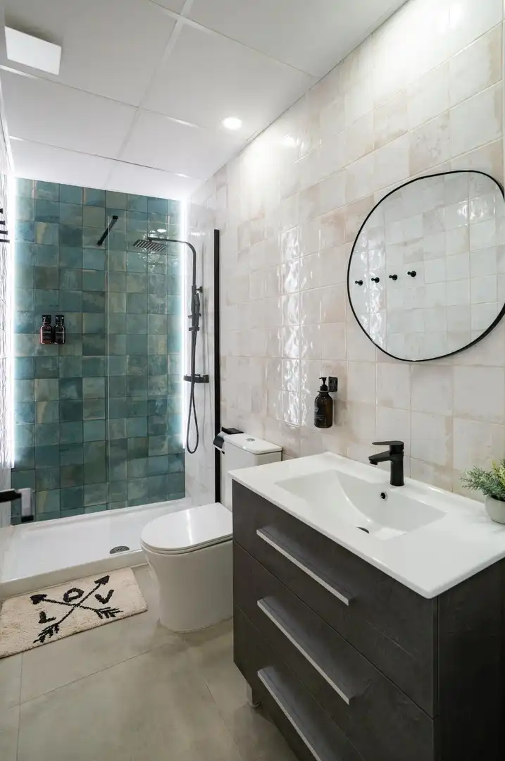 Bathroom of Apartments for sale in Málaga  with Community pool