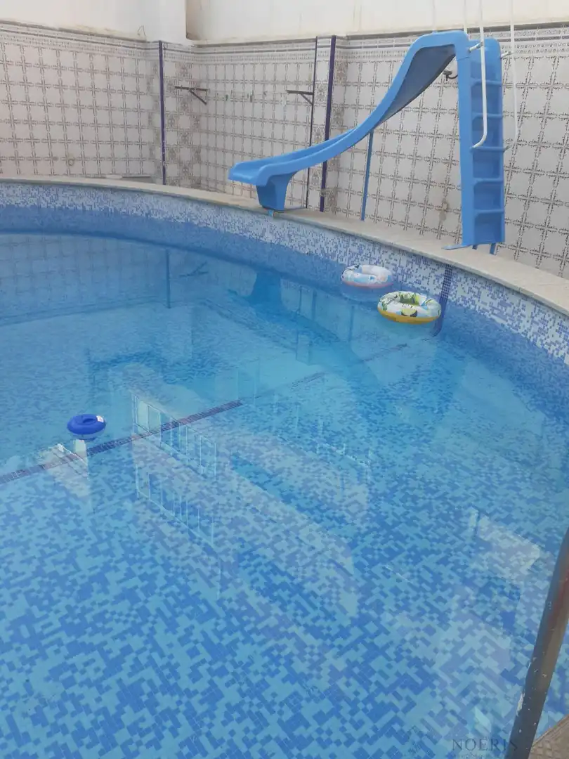 Swimming pool of Flat for share in Picassent  with Terrace and Furnished