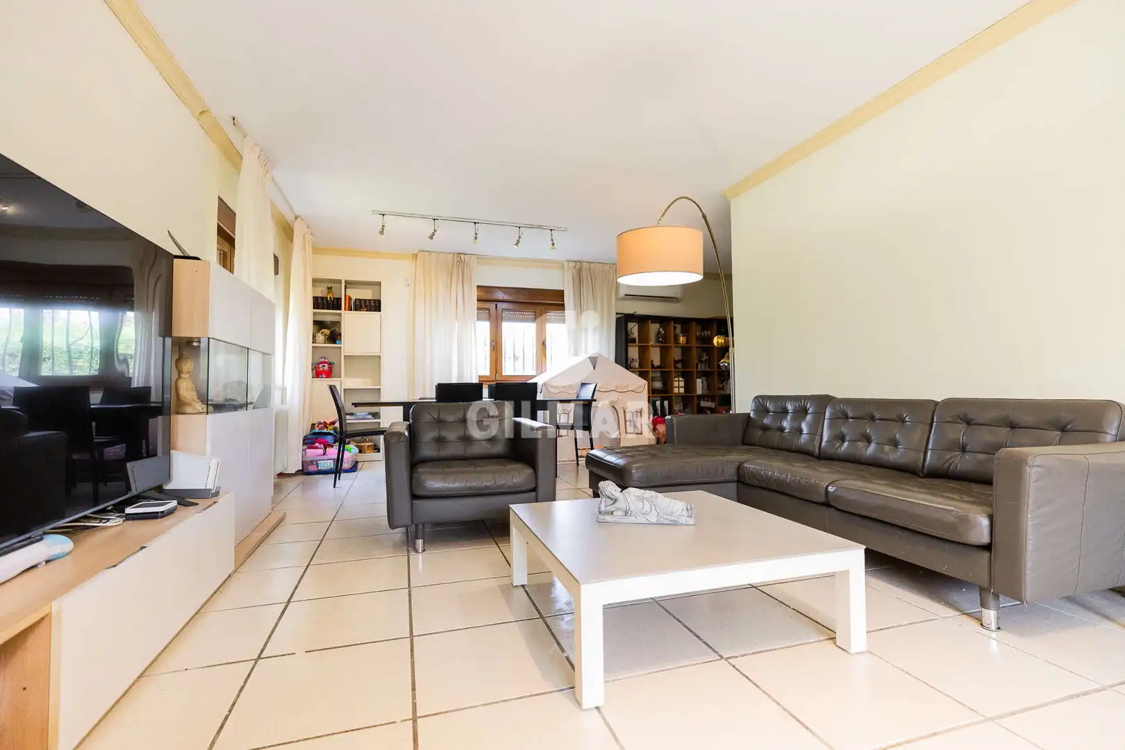 Sala de estar de Casa o chalet en venta en Galapagar con Calefacción, Jardín privado y Piscina