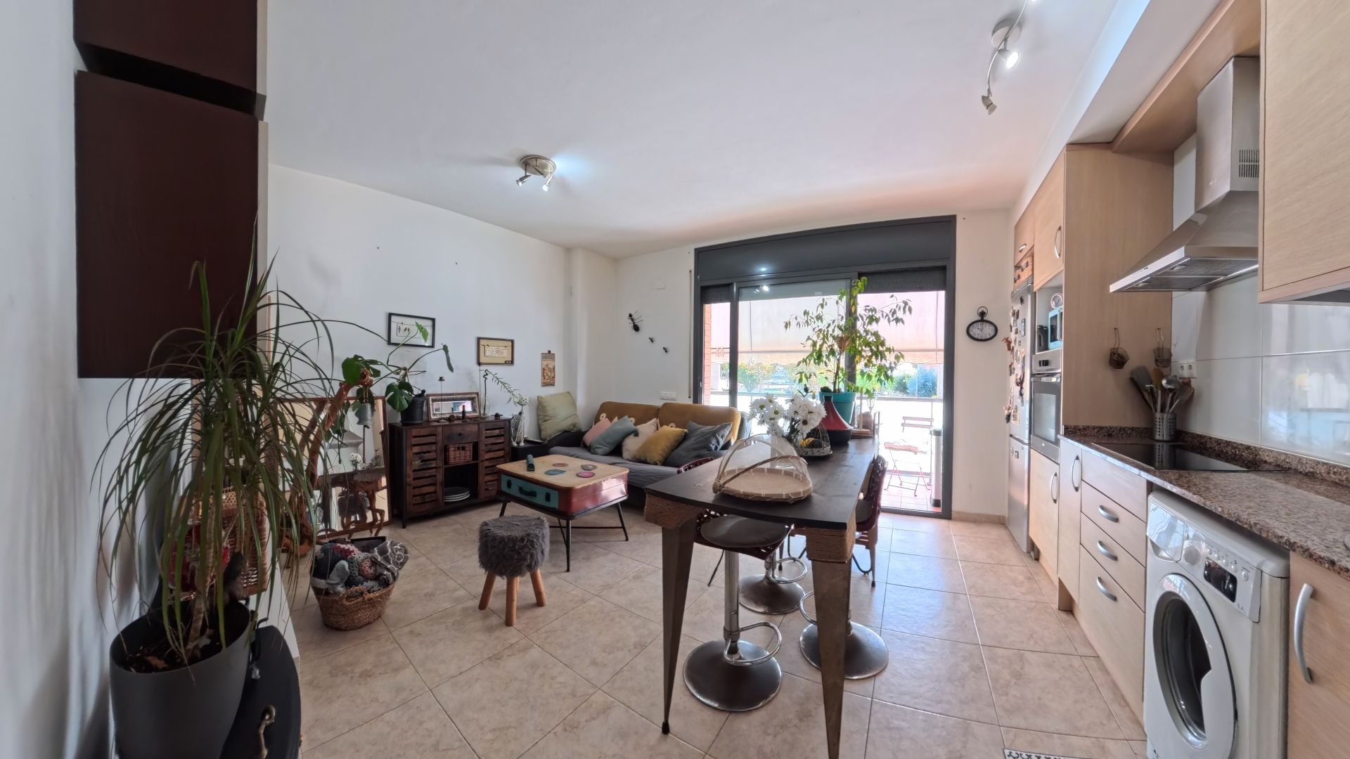 Sala de estar de Piso en venta en Cunit con Aire acondicionado, Balcón y Piscina comunitaria