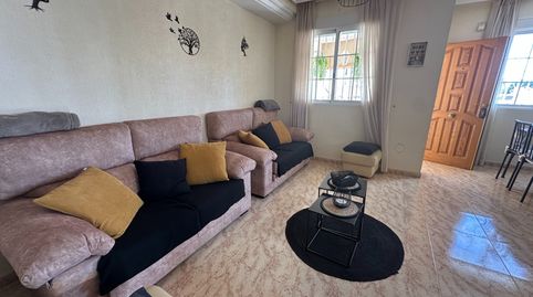 Foto 3 de Casa adosada en venda a Villamartín - Las Filipinas, Orihuela