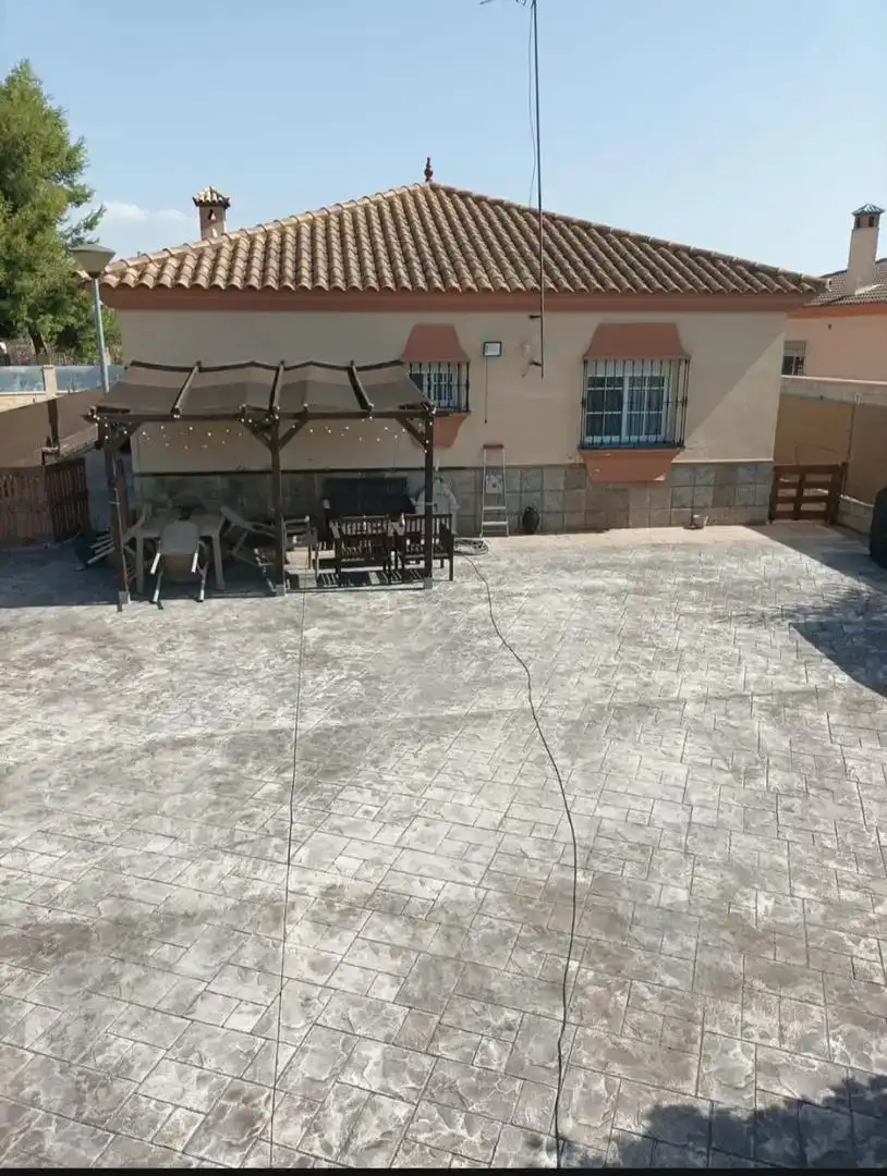 Terrassa de Casa o xalet en venda en Coria del Río amb Aire condicionat i Piscina