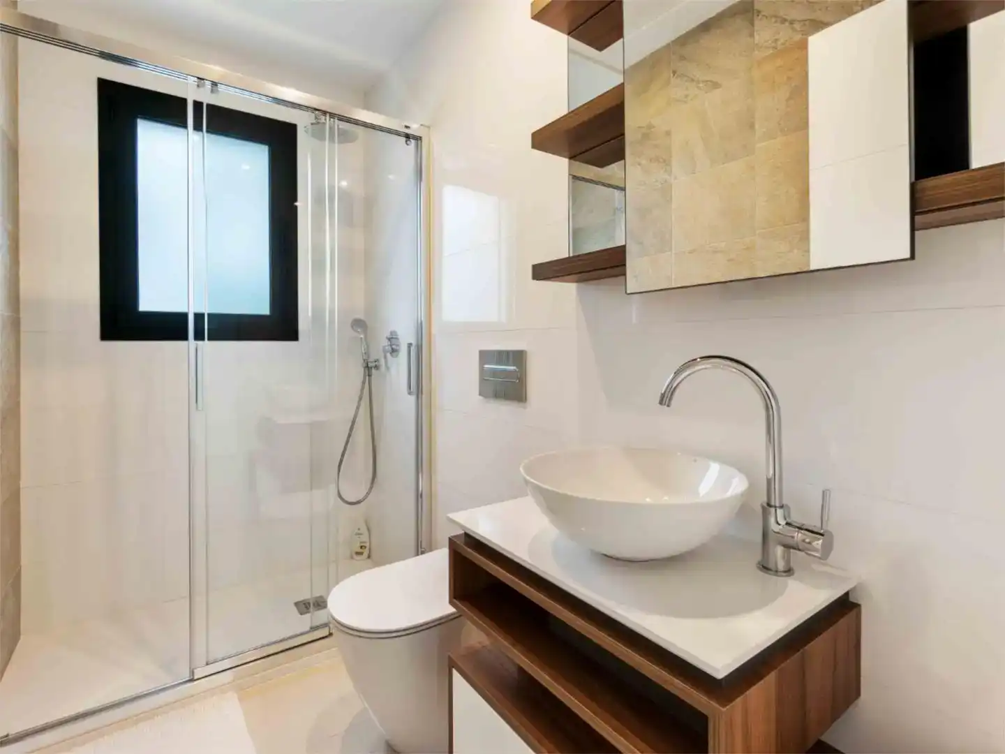 Bathroom of Attic for rent in Los Arenales del Sol