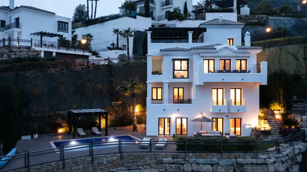 Casa con piscina en venta en Benahavís pueblo, imagen 2