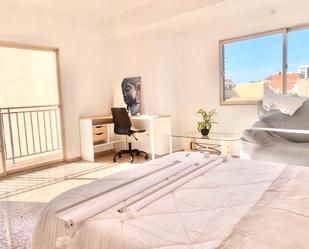 Dormitori de Apartament per a compartir en  Valencia Capital amb Moblat, Forn i Rentadora