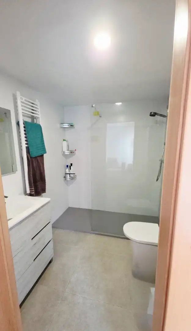 Baño de Casa adosada en venta en Terrassa con Aire acondicionado, Calefacción y Parquet