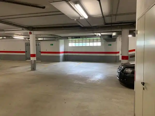 Parking de Garaje de alquiler en Santiago de Compostela 