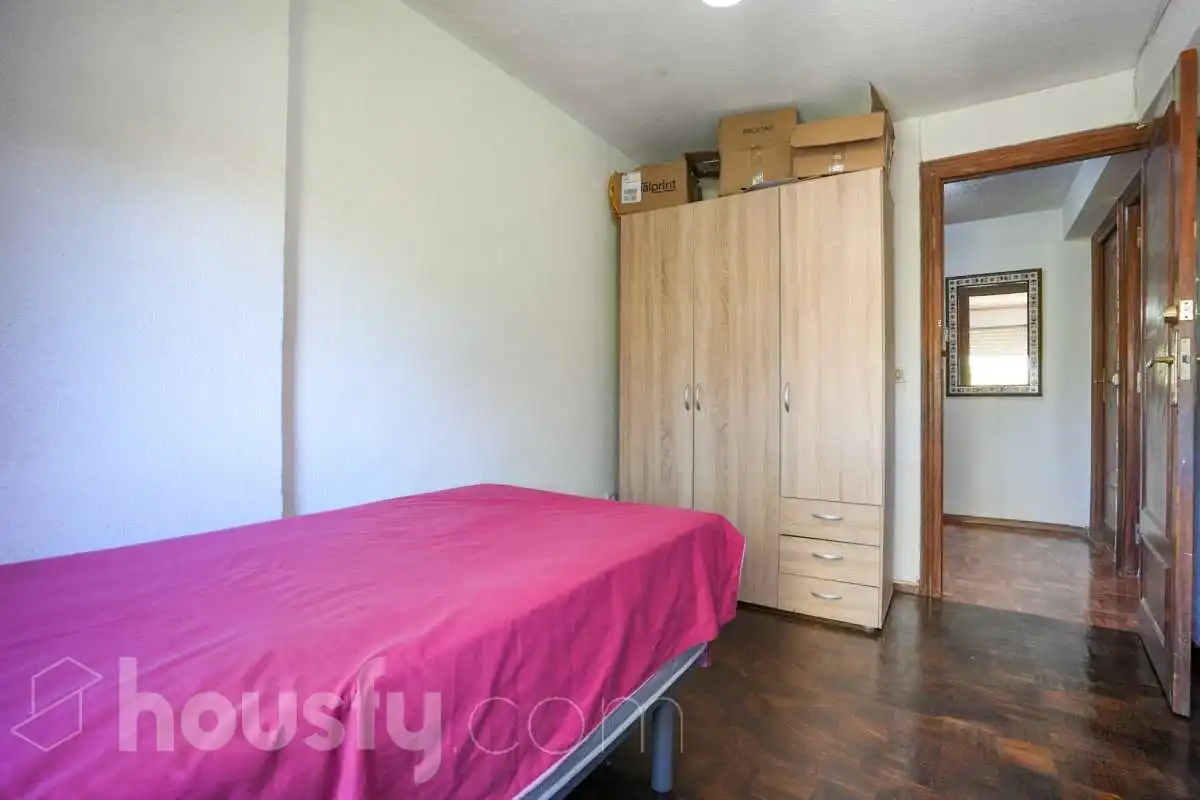 Dormitori de Pis en venda en Madrid amb Calefacció, Parquet i Terrassa
