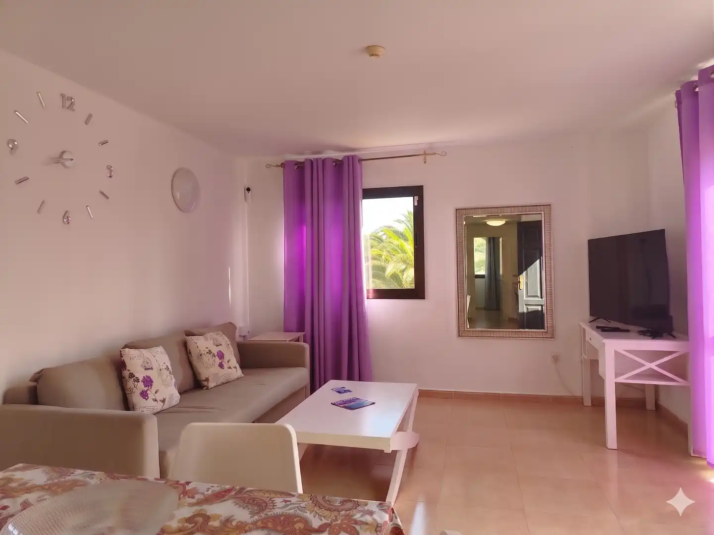 Sala de estar de Apartamento en venta en La Oliva con Terraza, Amueblado y Piscina comunitaria