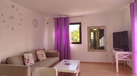 Foto 2 de Apartament en venda a Calle Pedro y Guy Vandaele, Corralejo, La Oliva