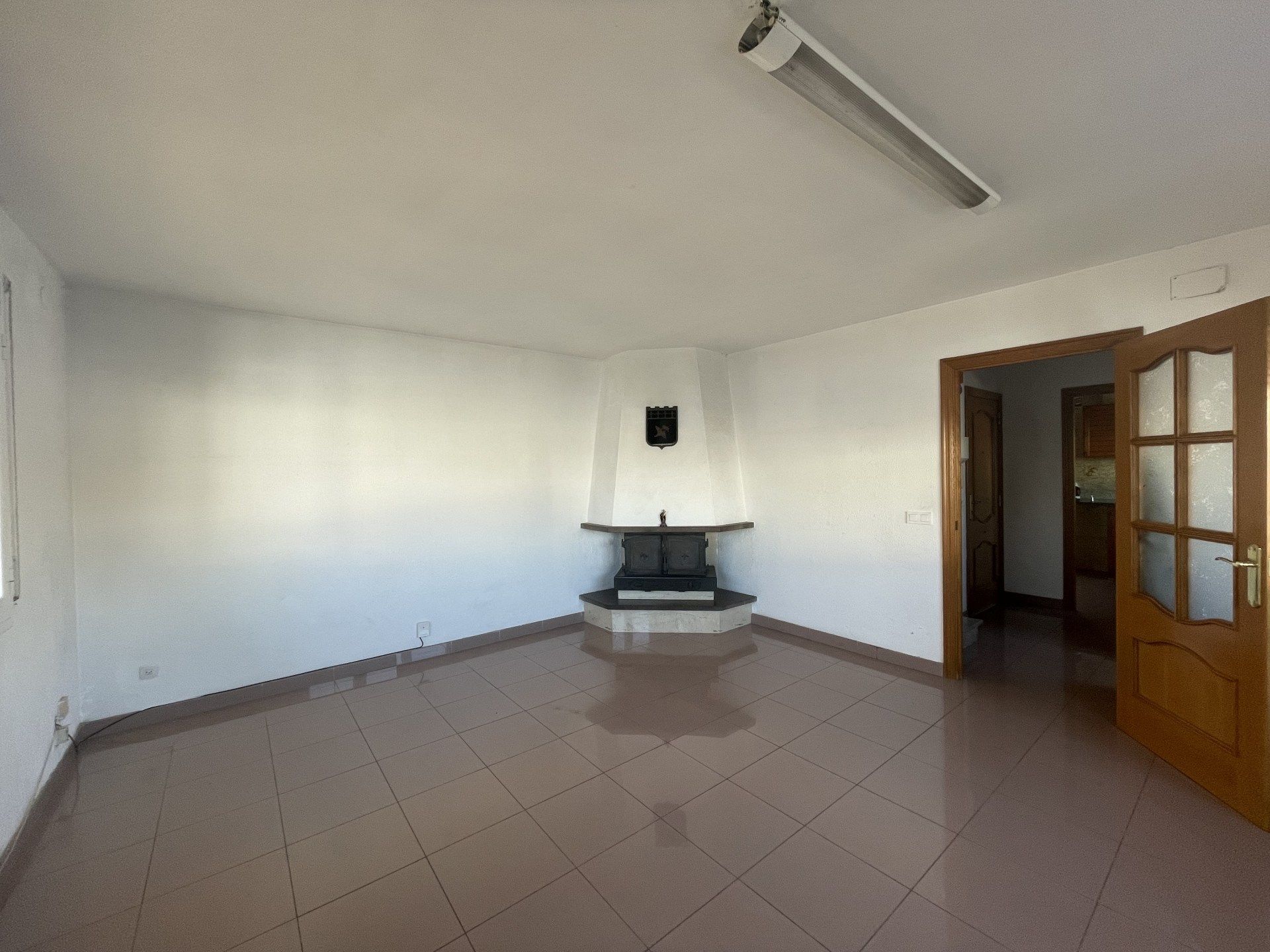 Sala d'estar de Casa adosada en venda en Salt amb Calefacció, Terrassa i Traster